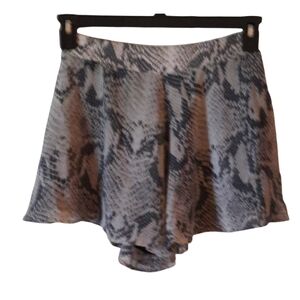 Adrienne Snake Print Shorts Size Small NWT